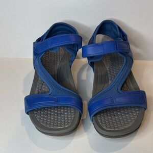 BareTraps Blue and Gray Sandals
Donatella